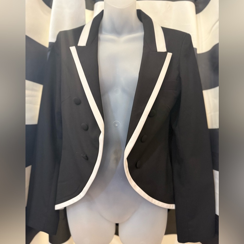 Elegant Black and White Blazer with Tuxedo-Style Trim